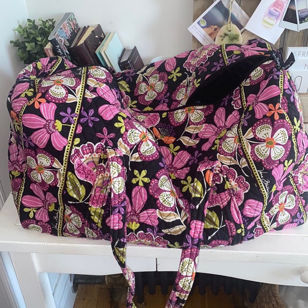 Gorgeous Vera Bradley pink floral duffle!